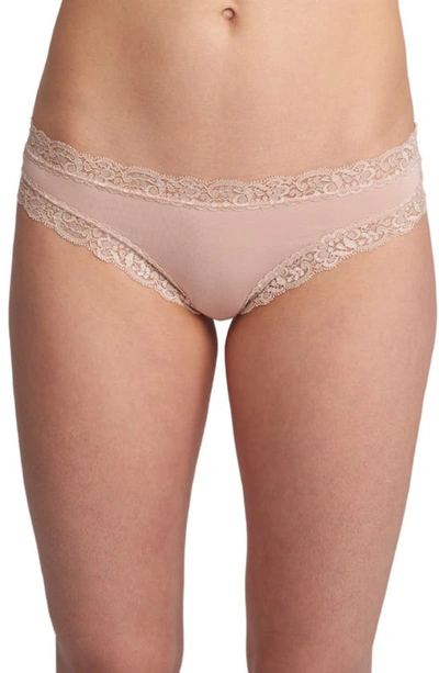 Fleur't Iconic Lace-trim Thong In Seashell