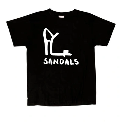 Agnė Kuzmickaitė Black T-shirt With Sandals Print