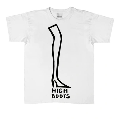 Agnė Kuzmickaitė White T-shirt With High Boots Print