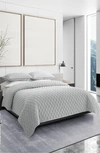 Vera Wang Diamond Velvet Quilt & Sham Set In Silver