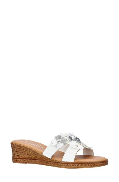 Tuscany By Easy Streetr Lilla Wedge Slide Sandal In White / Silver Flowers