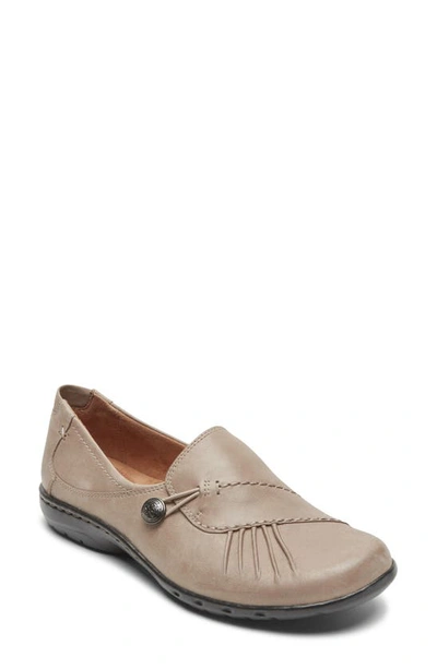 Rockport Cobb Hill Paulette Flat In Dove Leather