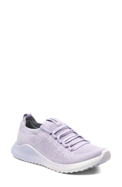 Aetrex Carly Sneaker In Lilac Fabric