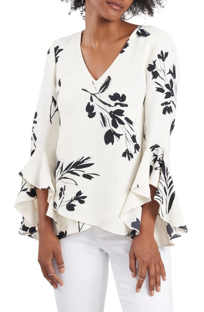 Vince Camuto Petite Flutter Sleeve Floral Whisps V- Neck Tunic In White/ Black Floral