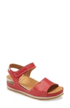 On Foot Platform Sandal In Rojo