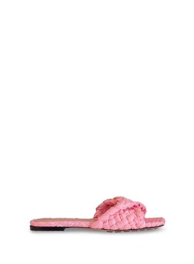 Bottega Veneta Flat Sandals With Woven Raffia Band In Pink