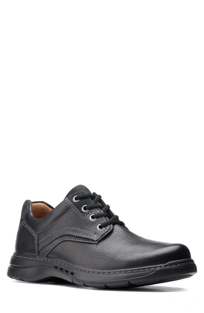 Clarksr Un Brawley Pace Derby In Black Tumbled Leather