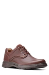 Clarksr Un Brawley Pace Derby In Mahogany Tumbled Leather