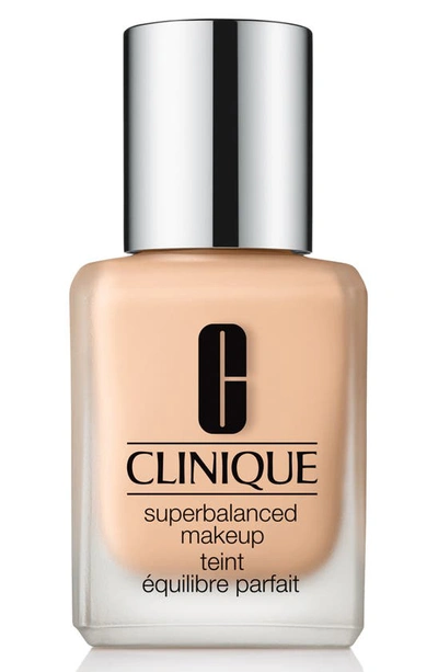 Clinique Superbalanced Makeup Liquid Foundation In Alabaster 