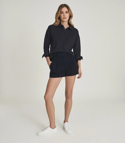 Reiss April Pleated Stretch Cotton Shorts In Navy