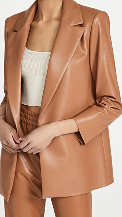 Alice And Olivia Dunn Vegan-leather Rolled-cuff Blazer In Camel