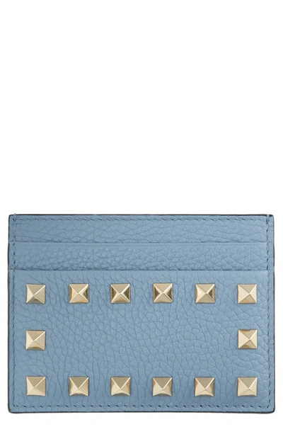 Valentino Garavani Rockstud Leather Card Holder In Niagara