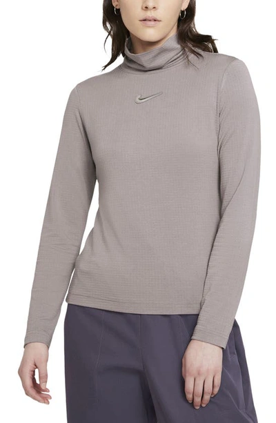 Nike Sportswear Swoosh Women's Long-sleeve Top In Purple Smoke
