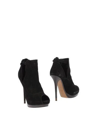 Fendi Ankle Boots In Black