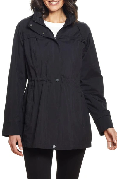 Gallery Packable Hooded Jacket In Black
