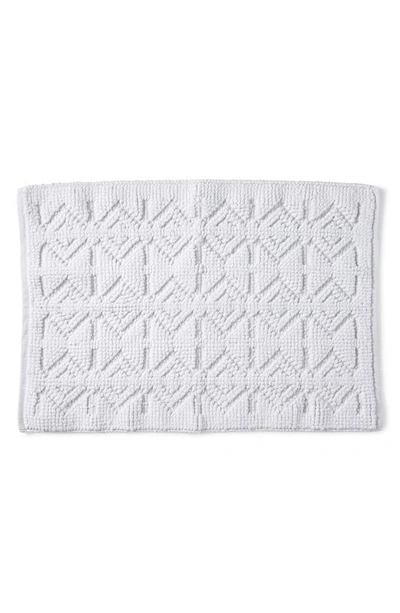 Coyuchi Mosaic Canyon Organic Cotton Bath Mat In Alpine White W/fog