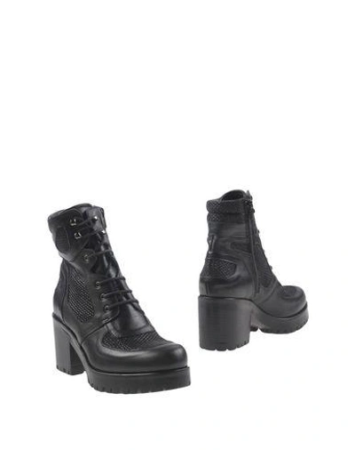 Elena Iachi Ankle Boots In Black