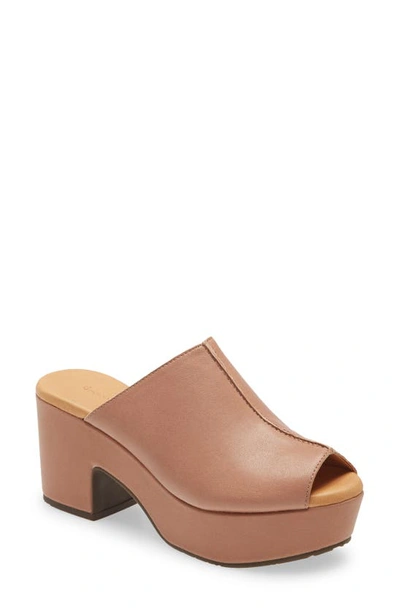 Chocolat Blu Platform Slide Sandal In Camel Leather