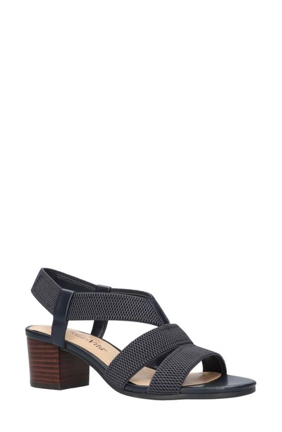 Bella Vita Jodi Sandal In Navy Fabric