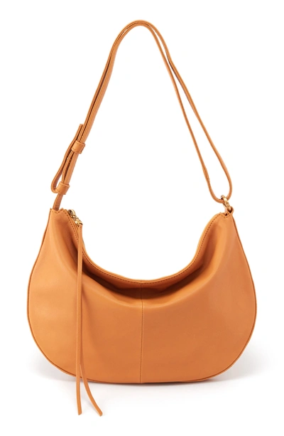 Hobo Cosmo Leather Crossbody Bag In Butterscotch
