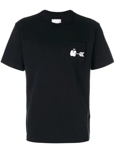 Sacai Apple Arrow Print T-shirt In Blacknero