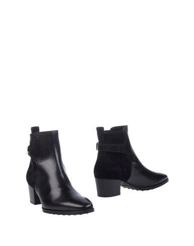 Tod's Ankle Boot In Black