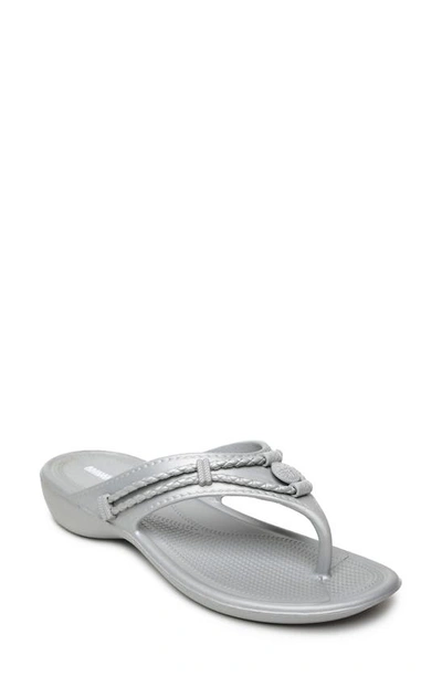 Minnetonka Women's Silverthorne Prism Thong Sandals Women's Shoes In Gray