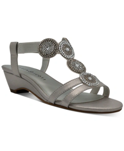 Karen Scott Catrinaa Womens Faux Leather Embellished Evening Sandals In Silver
