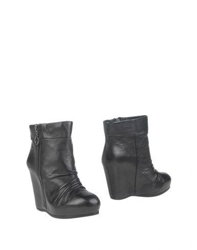 Ash Ankle Boots In Black