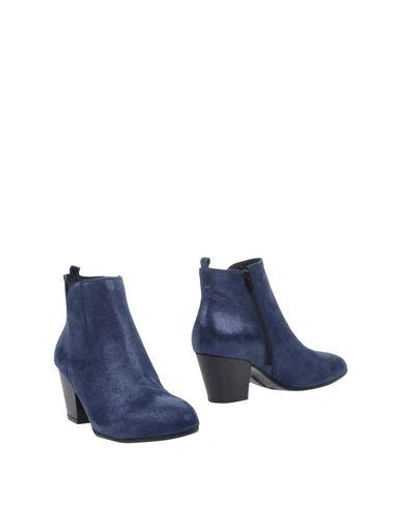 Manas Ankle Boots In Dark Blue