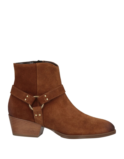 Lorenzo Mari Ankle Boots In Beige