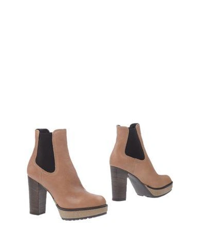 Manas Ankle Boot In Light Brown