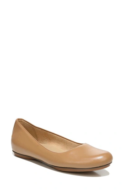 Naturalizer True Colors Maxwell Flat In Cafe Leather