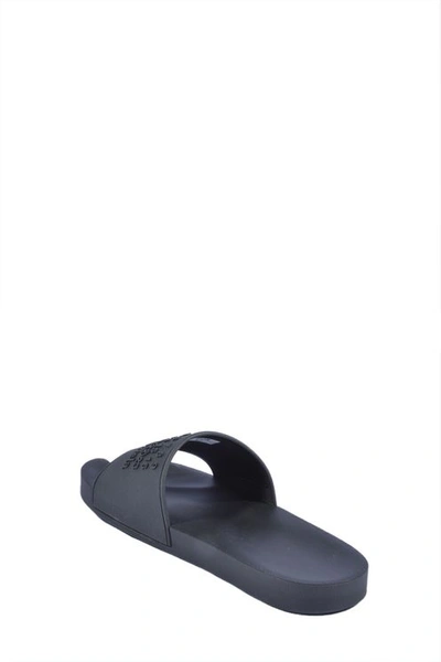 Maison Margiela Embossed Logo Tabi Sliders In Black