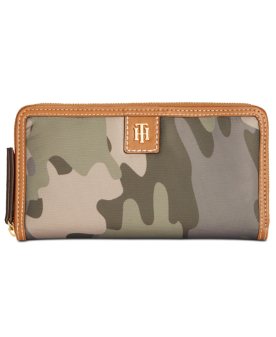 Tommy Hilfiger Julia Solid Nylon Zip Wallet In Green,gold