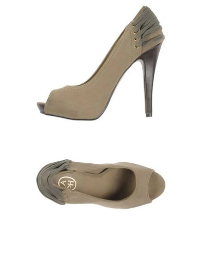 Ash Pumps In Military Green