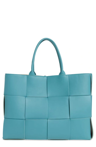 Bottega Veneta Large Arco Intrecciato Leather Tote In Linoleum/ Plaster