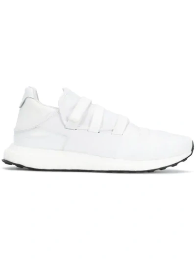 Y-3 Round Toe Low-top Sneakers In White