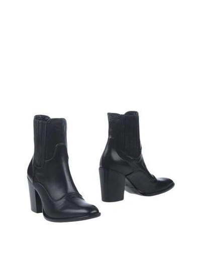 Elena Iachi Ankle Boots In Black