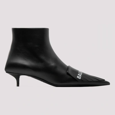 Balenciaga Pointed Toe Ankle Boots In Black