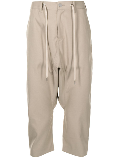 Fumito Ganryu Cropped Drawstring-waist Trousers In Nude