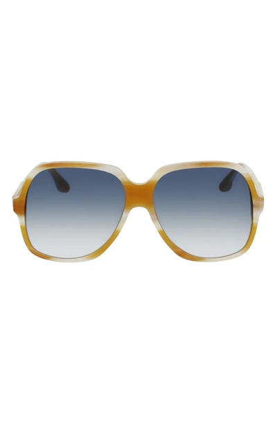 Victoria Beckham 59mm Gradient Square Sunglasses In Honey/ Horn/ Blue