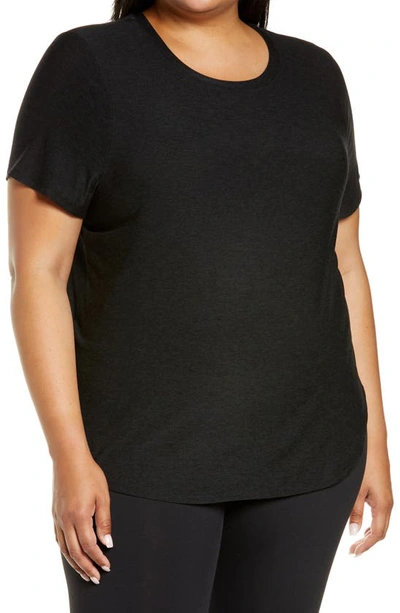 Beyond Yoga Plus Size On The Down Low Active Tee In Darkest Night