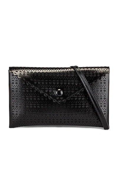 Alaïa Louise 20 Clutch Bag In Black