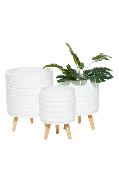 Willow Row Cosmoliving By Cosmopolitan Planter In White