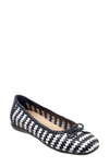 Trotters Gillian Flat In Navy/ White Leather