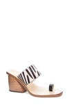 42 Gold Eedie Slide Sandal In Black Leather