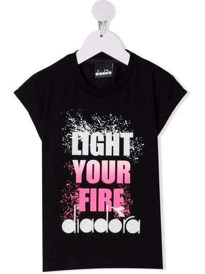 Diadora Junior Teen Slogan Print T-shirt In Black