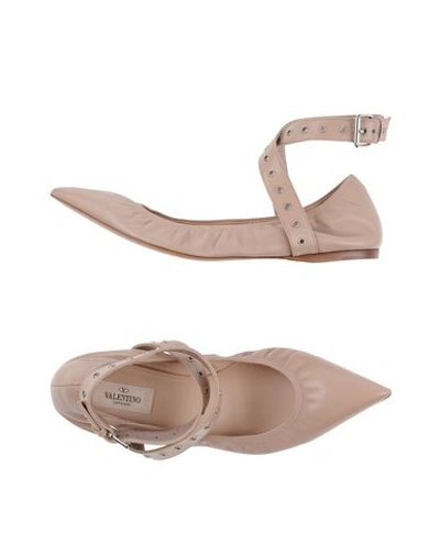 Valentino Garavani Ballet Flats In Sand