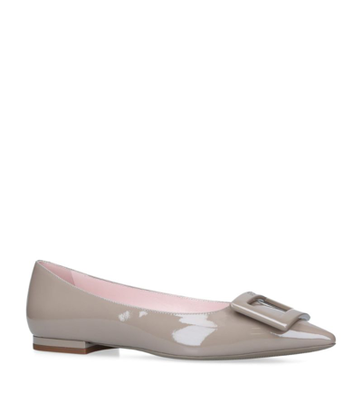 Roger Vivier Gommettine Ball Buckle-embellished Leather Ballet Flats In Brown